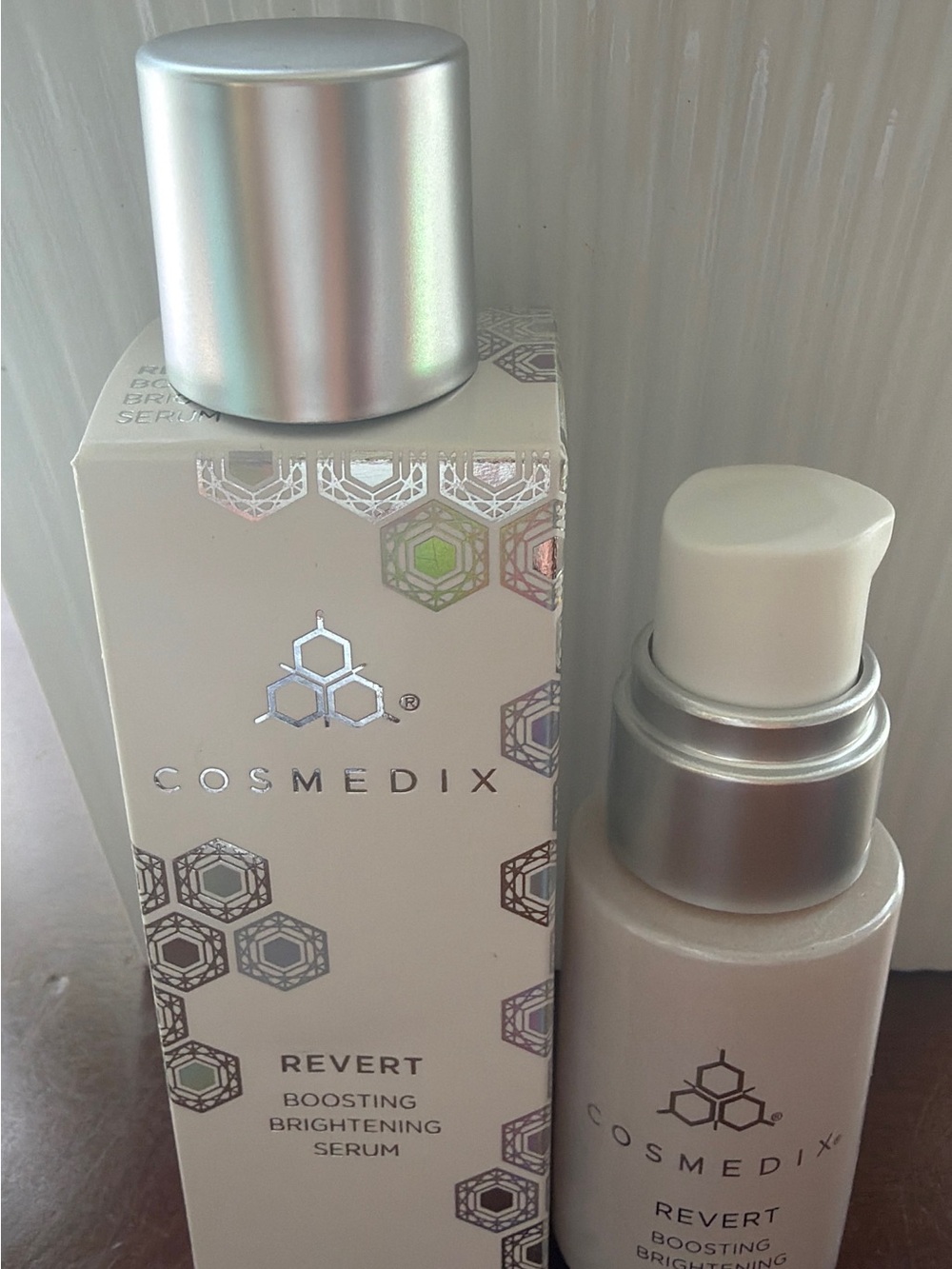 COSMEDIX Revert Boosting Brightening Serum - Silver & White